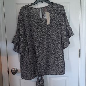 NWT Brina &Em Ruffle sleeve blouse